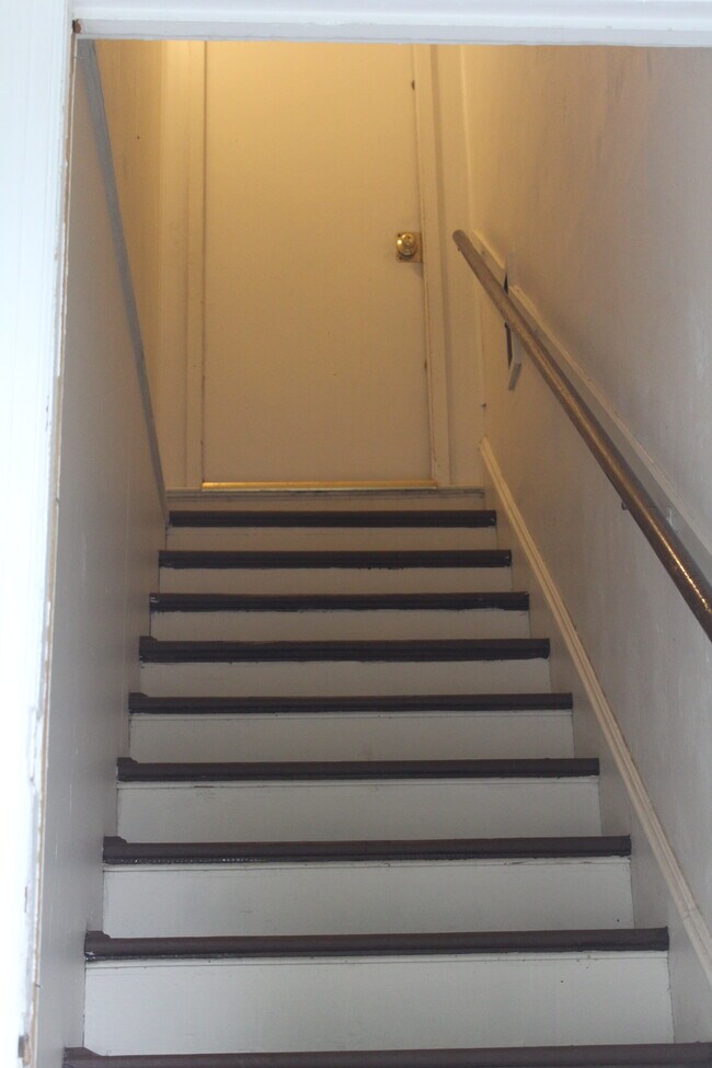 835 Willett Ave Unit 2, Riverside, RI 02915 Apartments in Riverside