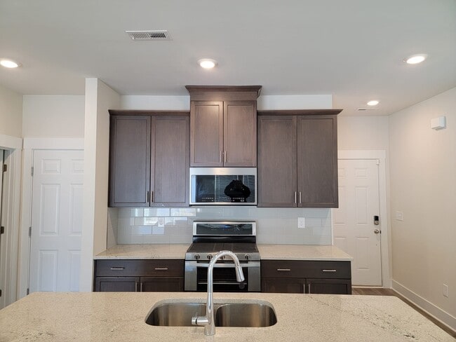 Photo - 123 Ted Dr Townhome