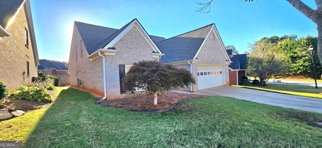 Building Photo - 1055 Livery Cir