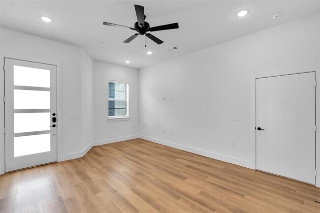 Foto del edificio - 1504 Bernard St