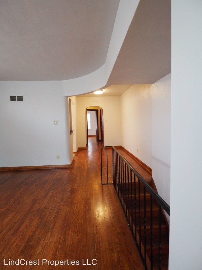Building Photo - 4637 Jamieson Ave