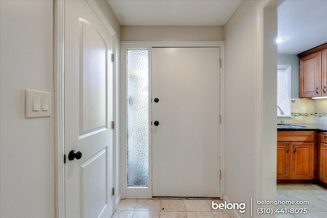 Building Photo - 1356 Highland Ct