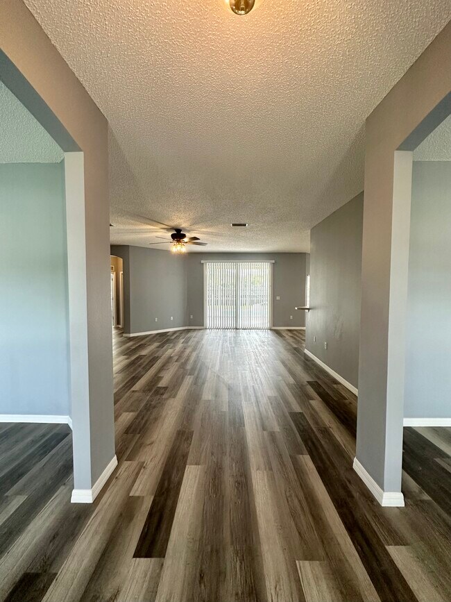 Building Photo - 26 La Mancha Dr