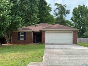 Building Photo - 115 Populus Dr