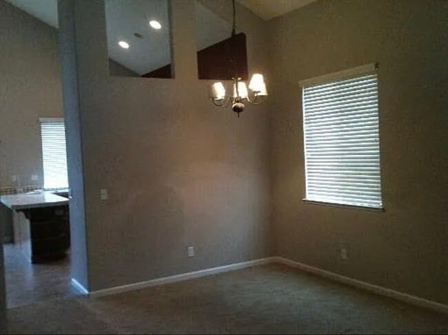 Building Photo - 181 Royal River Dr