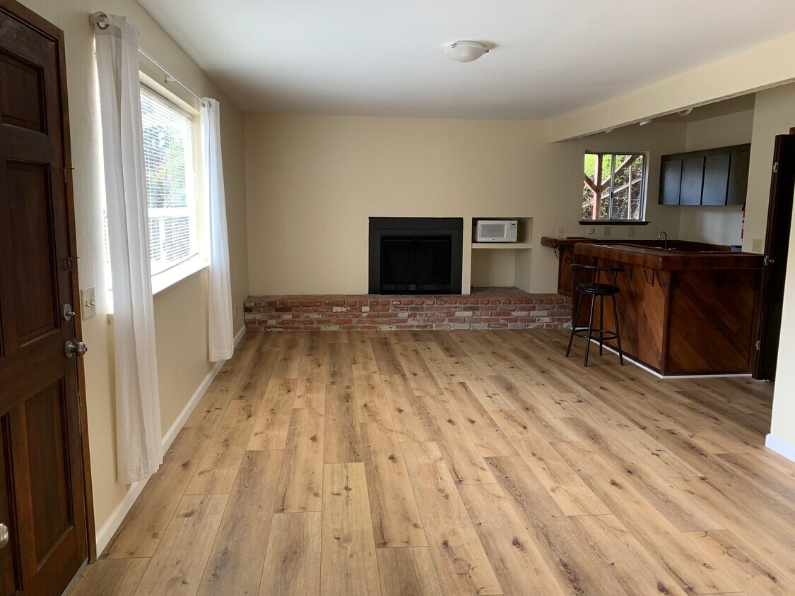 Studio - 340 Sierra Vista Dr