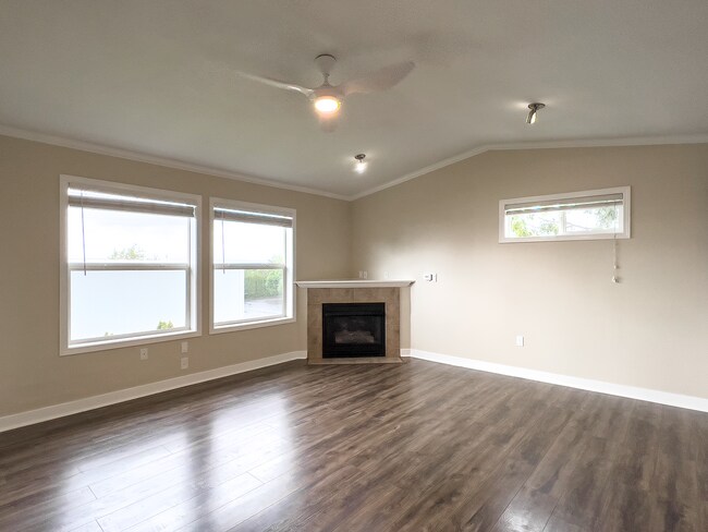 Building Photo - 2 Bed 1 Bath  Condo in Central Parc at Bet...