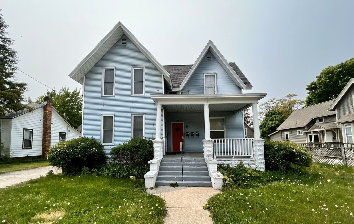 Primary Photo - 1239 Terrace St