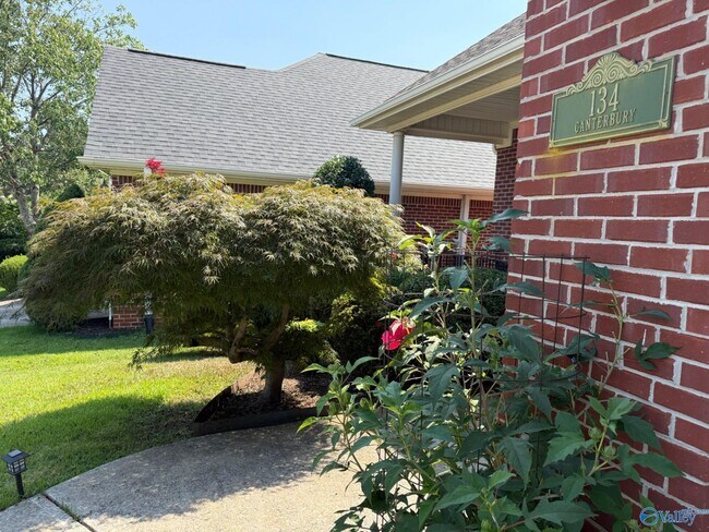 Building Photo - 134 Canterbury Dr