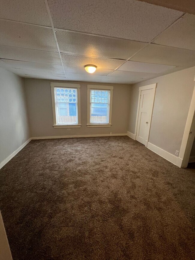Building Photo - Duplex at 1430 SW Polk St