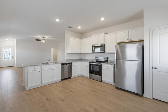 Building Photo - 128 Paria Ct