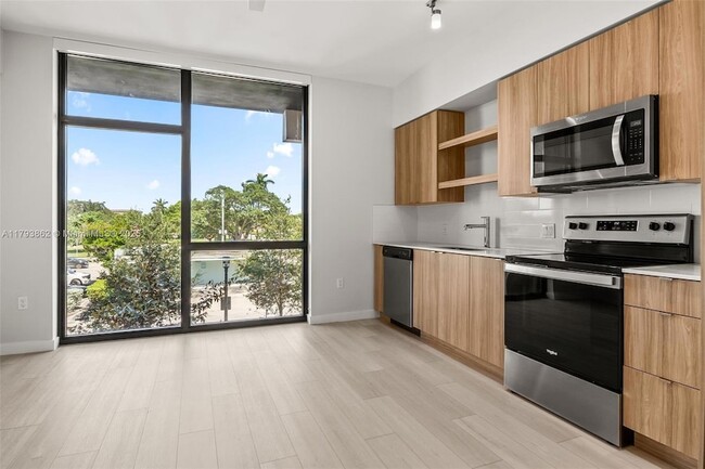 Foto del edificio - 555 NE 8th St