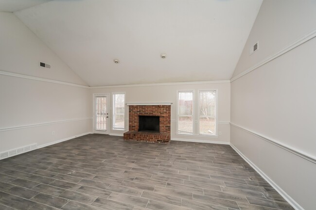 Foto del edificio - 8915 Lanthorn Cove