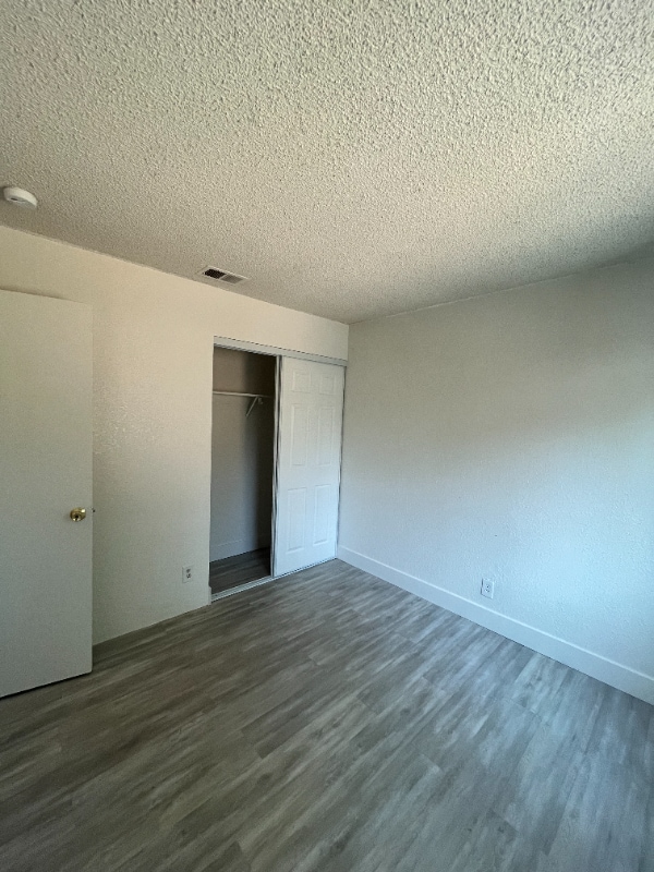 Building Photo - 114 Damsen Dr
