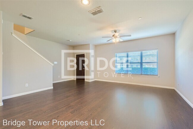 Foto del edificio - 3 br, 2.5 bath House - 1329 Lake Crest Lane