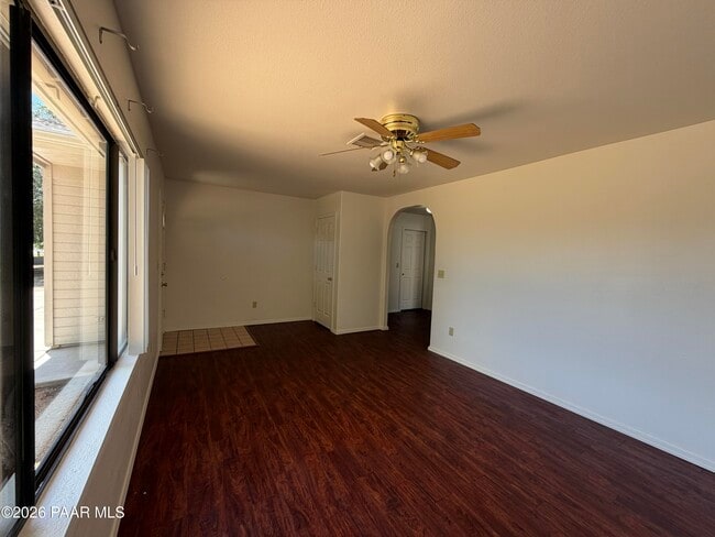 Building Photo - 3284 N Greg Dr