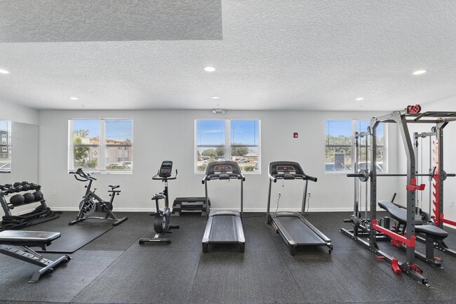 Building Photo - Sandlake Palazzo