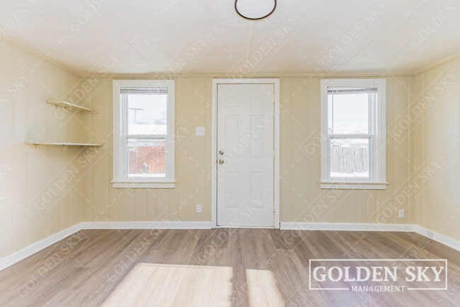 Building Photo - 2011 E 18th St