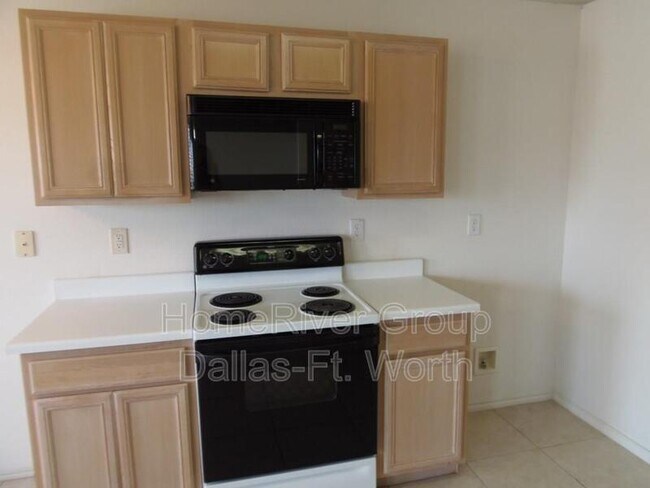 Building Photo - 1438 Stewart Dr