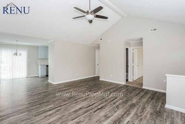 Foto del edificio - Available Now!! **$0 APPLICATION FEE+ $500...