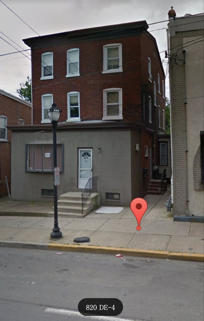 Building Photo - 820 MARYLAND AVE