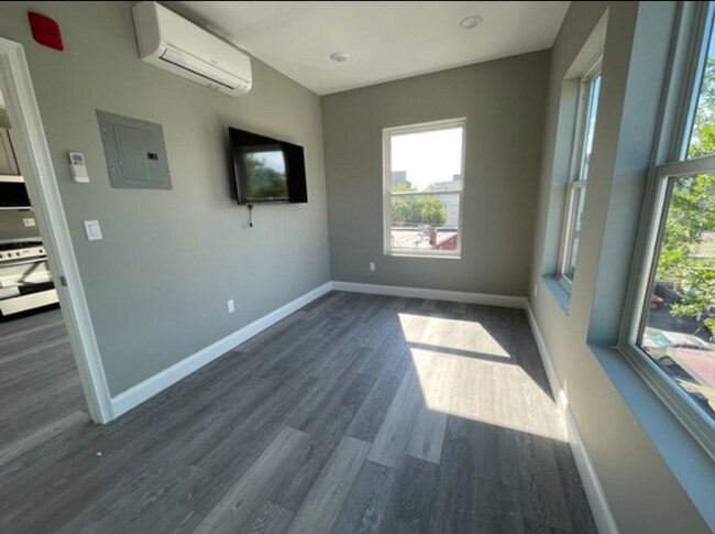 Foto del edificio - 57 Shirley Ave