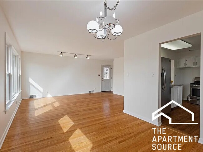 Foto del edificio - 4538 Dempster St
