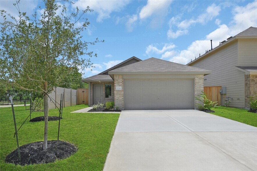 Foto principal - 17942 Becker Lndg Dr