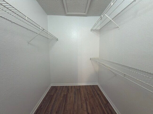 Foto del edificio - 1039 S Hiawassee Rd