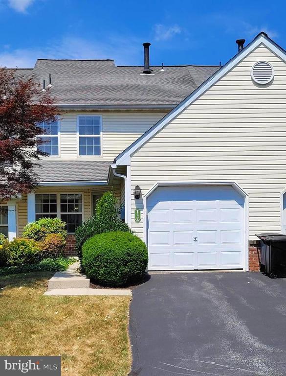 Foto principal - 127 Hickory Ln