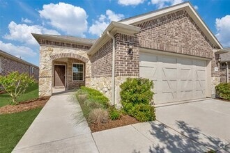 Building Photo - 7608 Parade Dr