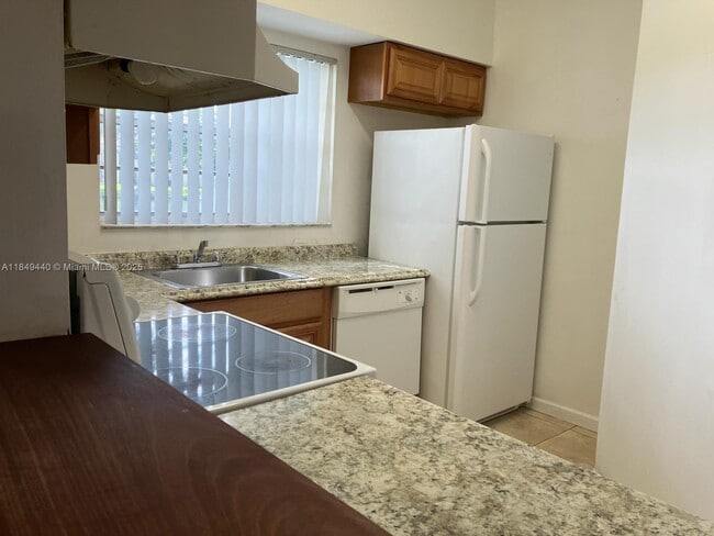 Building Photo - 631 Cypress Lake Blvd