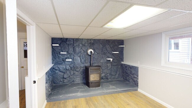 Building Photo - 6825 Bonneville Pl