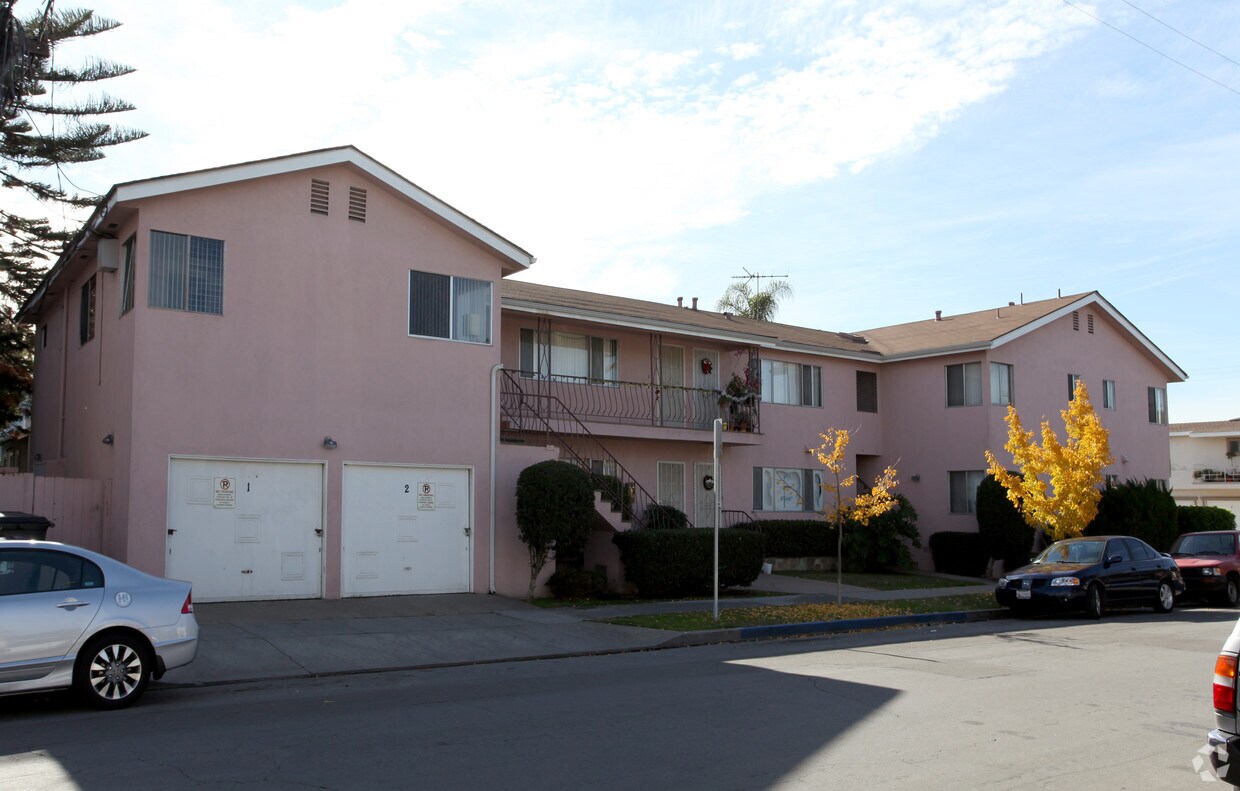Building Photo - 790 Coronado Ave