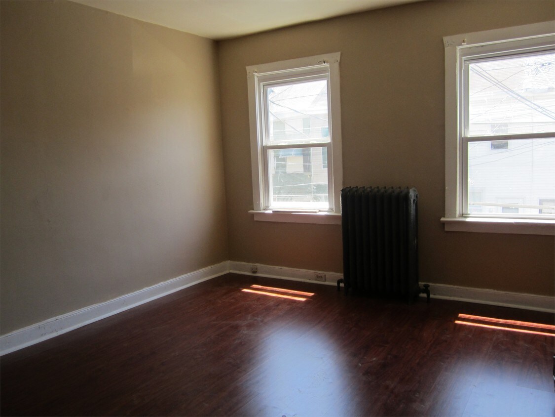 Building Photo - 351 Saint Joes Ave