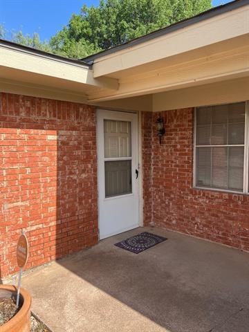 Building Photo - 858 Vista Ln
