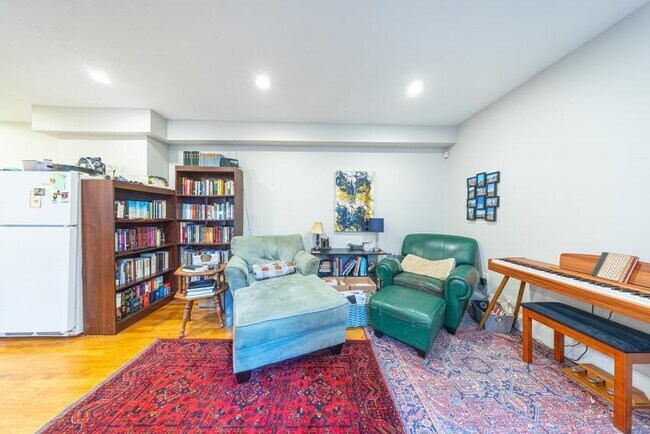 Foto del edificio - 1720 Beacon St