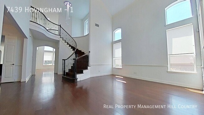 Foto del edificio - 7439 Hovingham-1