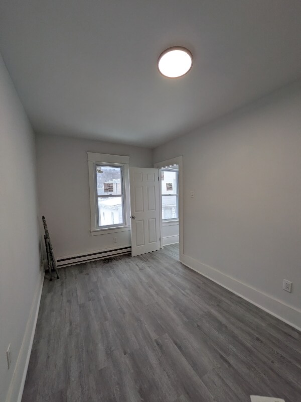 Building Photo - 307 W Centre St