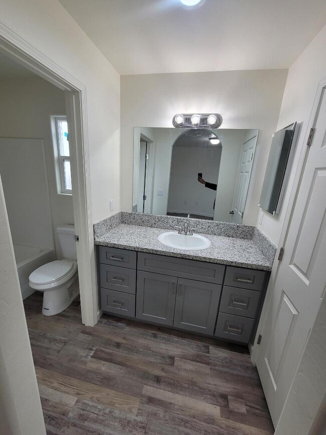 Building Photo - 1800 Dover St