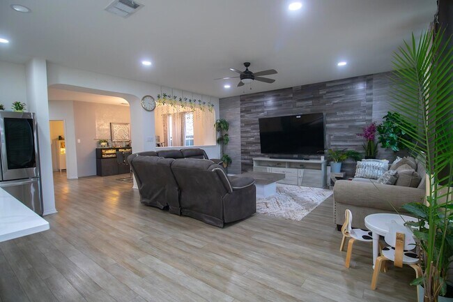 Foto del edificio - 2105 Ebony Dove St