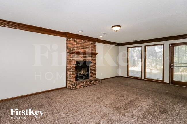 Foto del edificio - 6974 Cutter Mill Rd