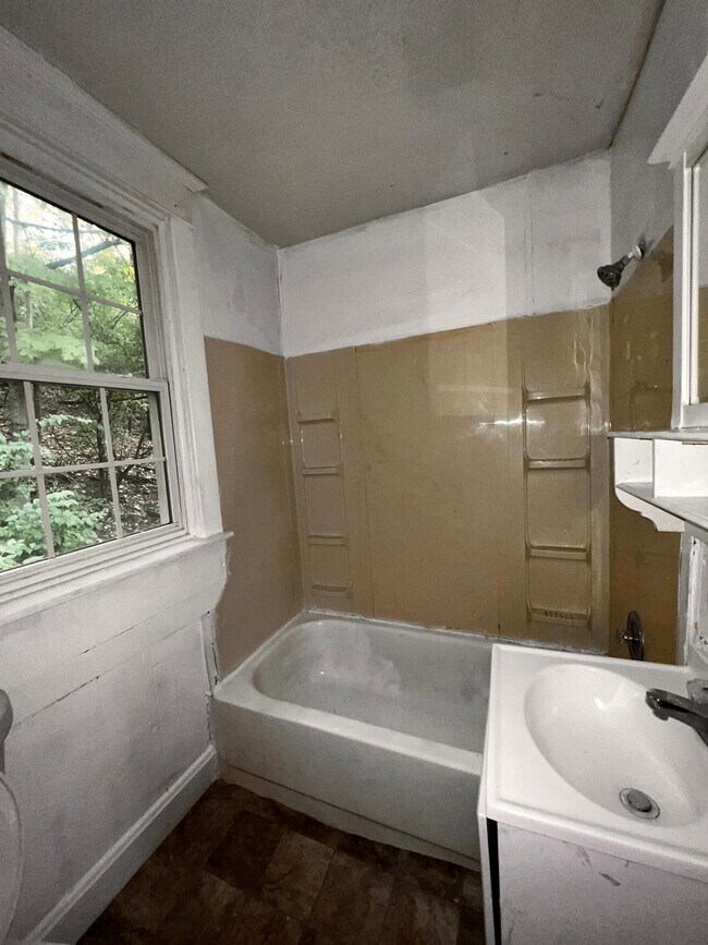Building Photo - 2094 Baltimore Ave
