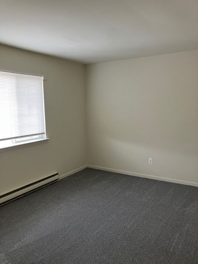 Foto del edificio - RANCH STYLE 2 BEDROOM DUPLEX FOR LEASE