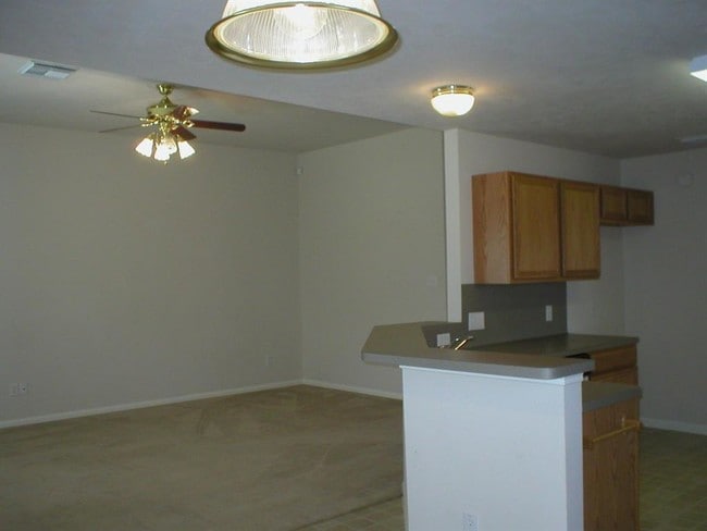 Building Photo - 843 Victoria Lakes Dr