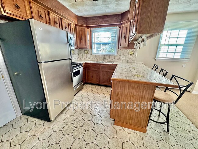 Building Photo - 22 Laurel Ln