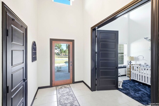 Foto del edificio - 418 Tawny Oak Cir