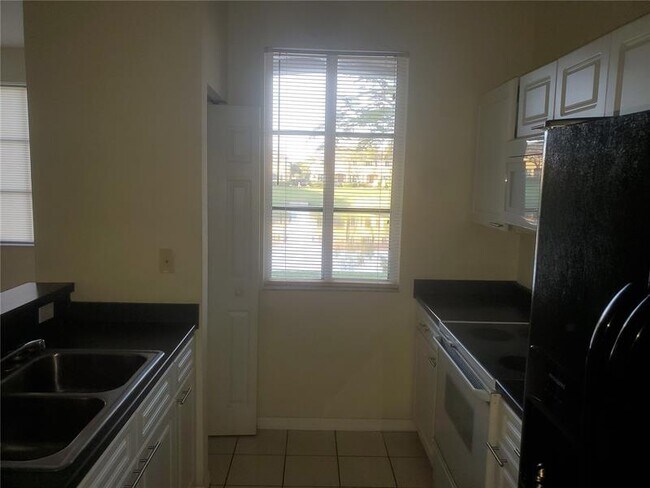 Foto del edificio - 6053 SW 19th Pl