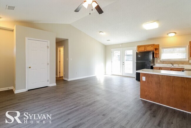 Foto del edificio - Beautiful 3 bedroom with rocking chair fro...