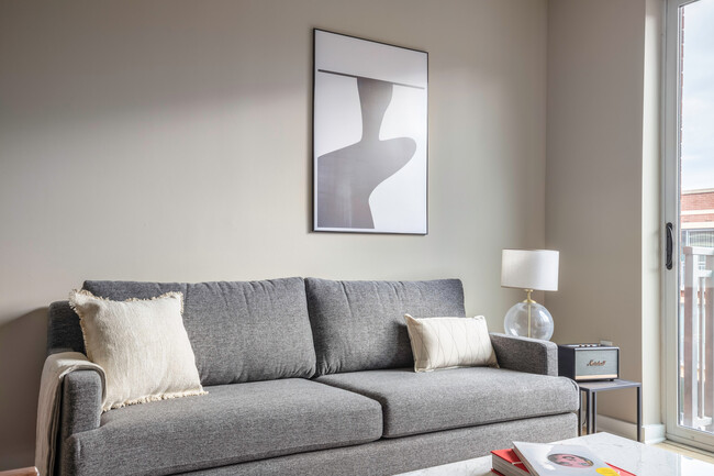 Foto del edificio - 5906 Halpine Rd